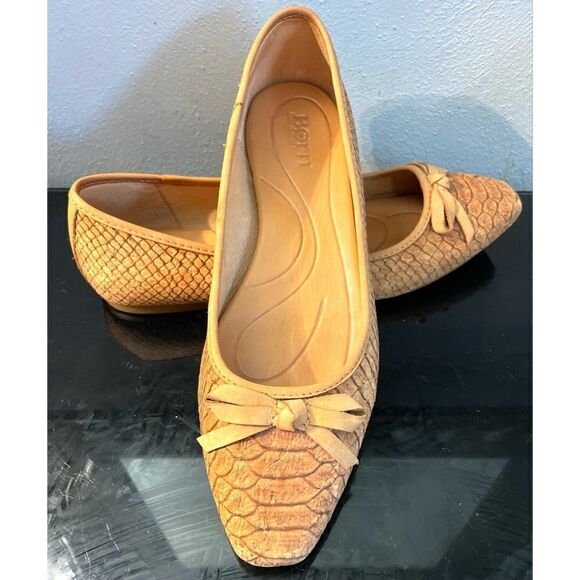 Born Carrie Flats Size 7 Medium Cork Snake Embossed Bow Trim Brown Comfort - Picture 3 of 12